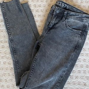 ZARA BASIC PREMIUM DENIM Z1975 GRAY BLACK DISTRESSED JEANS SIZE 2 EUC